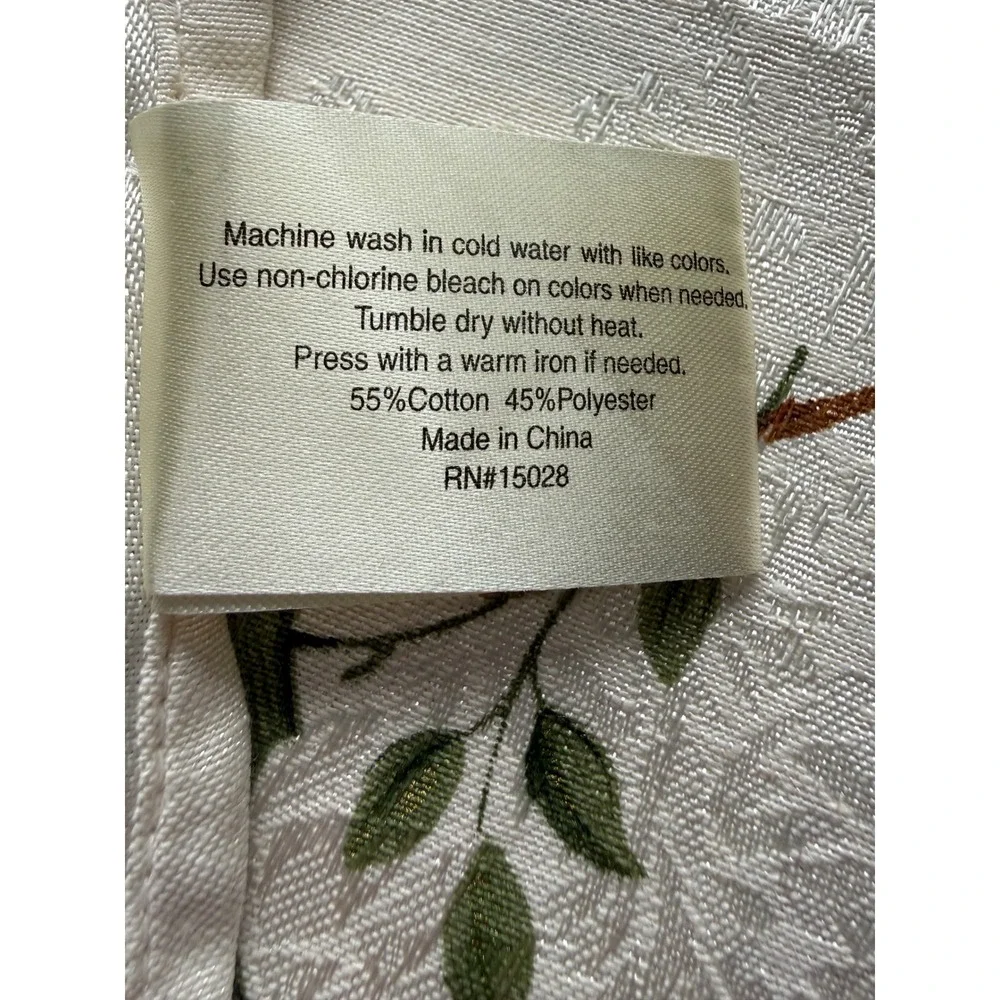 Lenox Christmas Tablecloth 61